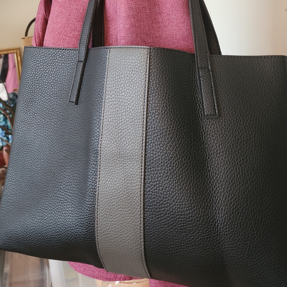Vince Camuto Textured Black Vigan Leather Shoulder Bag. - Picture 8 of 8